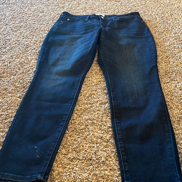 These are brand new never worn skinny jeans - Picture 2 of 7